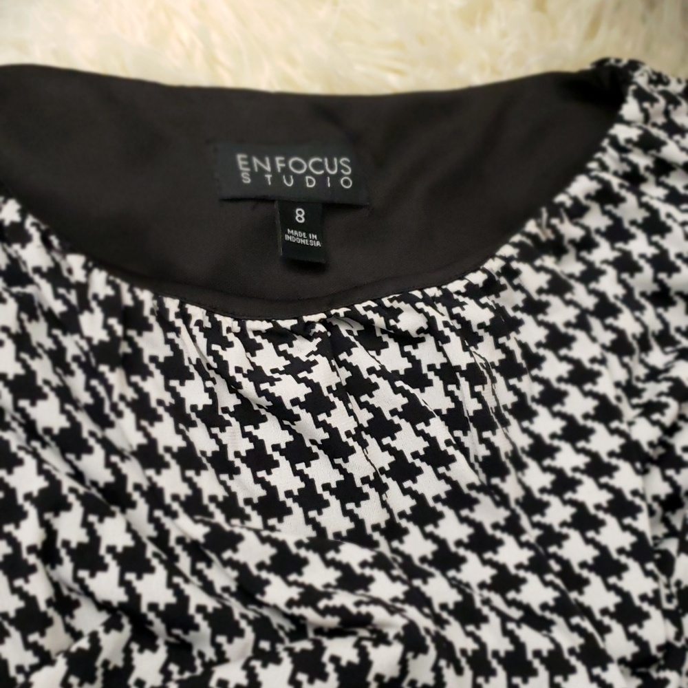 Dress - Picture 5 of 5